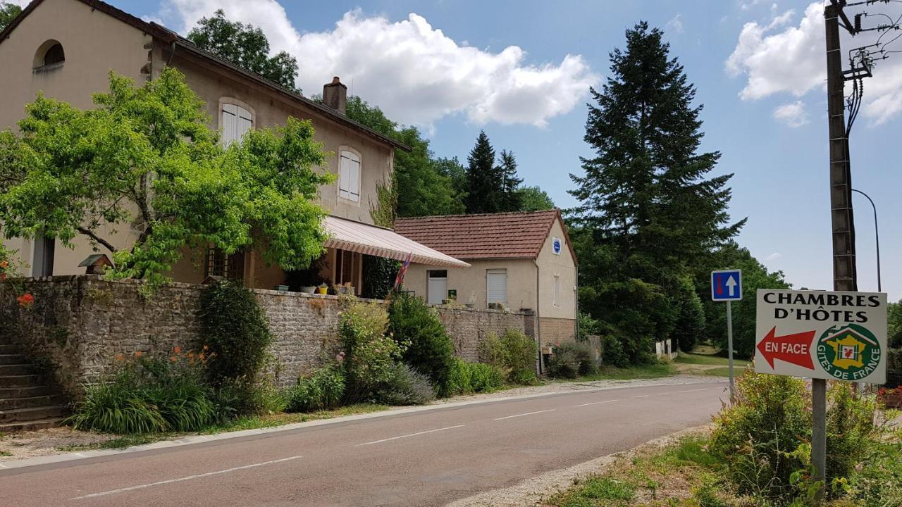 La Providence, Chambres D'Hotes Saint-Sernin-du-Plain Eksteriør bilde