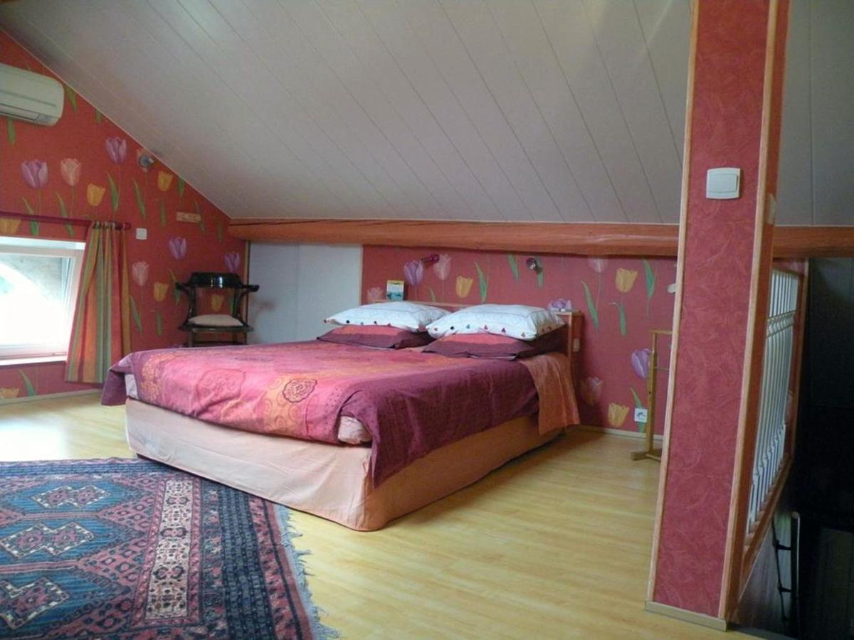 La Providence, Chambres D'Hotes Saint-Sernin-du-Plain Eksteriør bilde